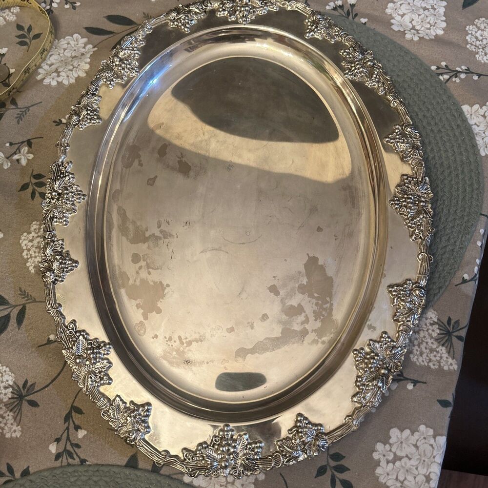 Godinger Silver Art Co oval serving platter, 16" grapevine design etched